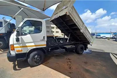 Hyundai Tipper trucks 2014 HYUNDAI HD65 3 cube tipper with dropsides 2014 for sale by FAW Newlands   | Truck & Trailer Marketplace