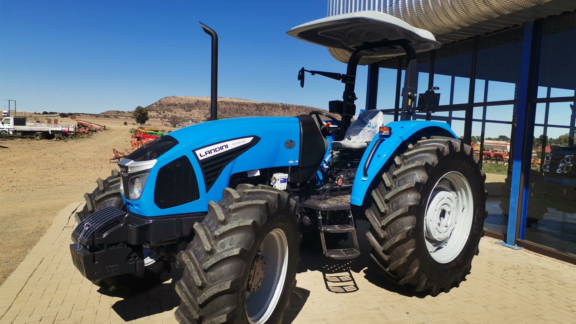 Landini Tractors 4WD tractors Landini Super 120 4WD RPS Platform for sale by N1 Tractors | AgriMag Marketplace