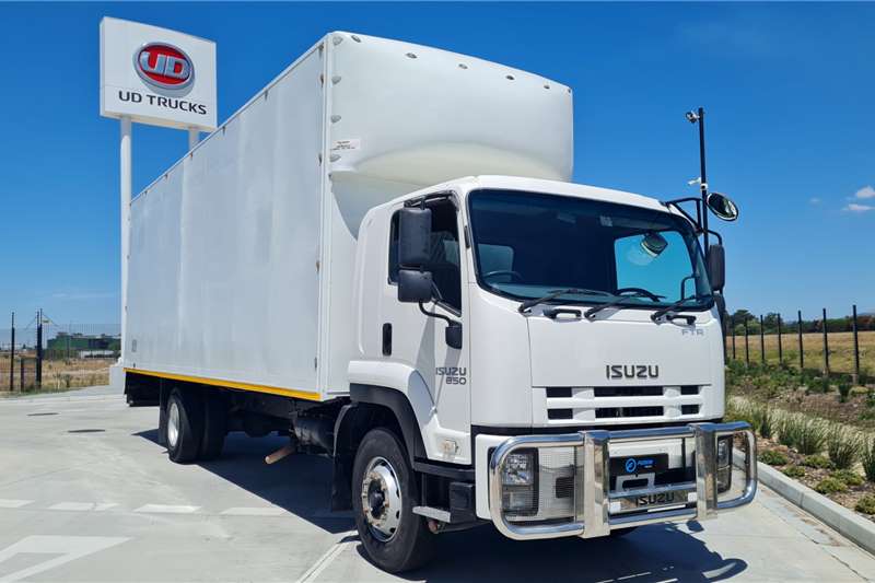 Isuzu Box trucks 2018 Isuzu FTR850 MT Van Body & NoseCone Truck 2018