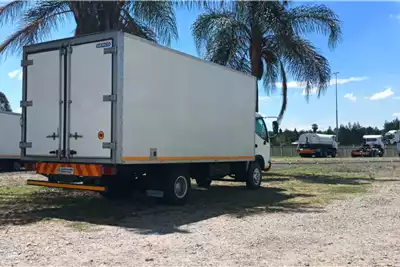 Hino Box trucks Hino 300 915 volume body 2010 for sale by Country Wide Truck Sales | AgriMag Marketplace