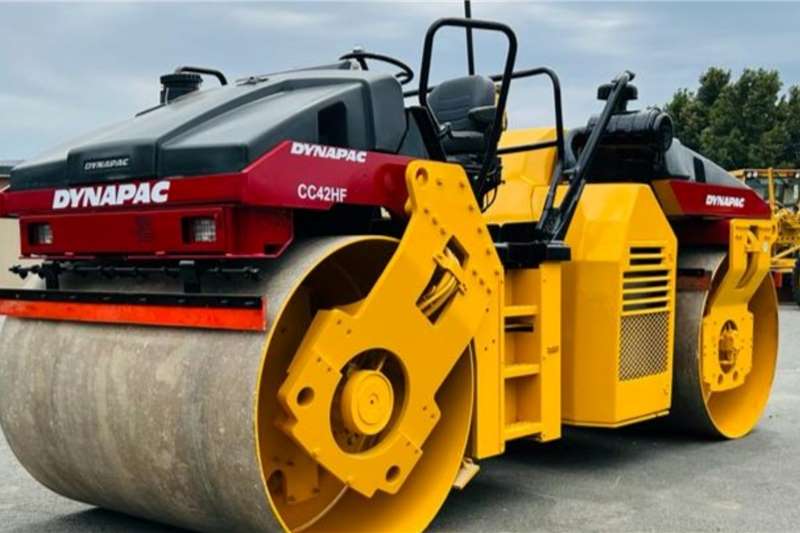 Dynapac Roller CC422HF DOUBLE DRUM ROLLER 2007