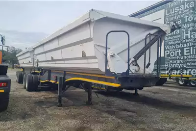 SA Truck Bodies Trailers Side tipper Side tipper link 45m3 2013 for sale by Benetrax Machinery | AgriMag Marketplace