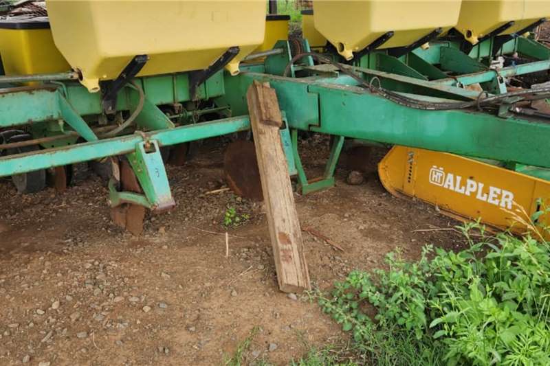 Find John Deere Planting and seeding equipment in South Africa on