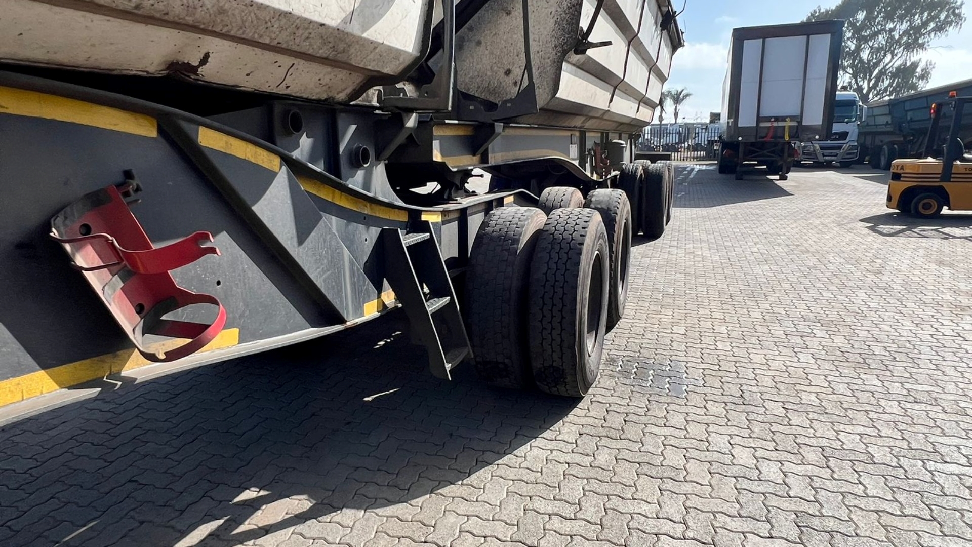 SA Truck Bodies Trailers Side tipper Side Tipper Link 2011 for sale by East Rand Truck Sales | Truck & Trailer Marketplace