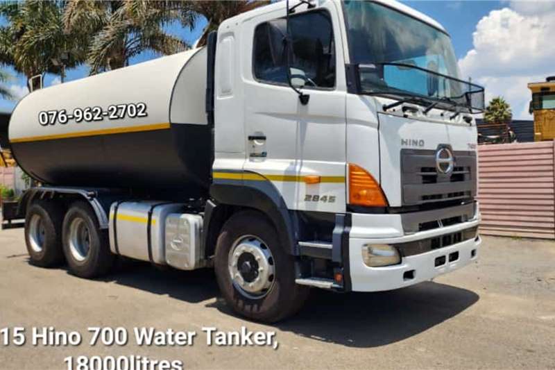 Hino Water bowser trucks Hino 2845 Watertanker 18000 Liter 2015