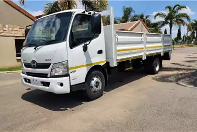 Hino Dropside trucks Hino 300 915 Mass Dropside 2016 for sale by CH Truck Sales | AgriMag Marketplace