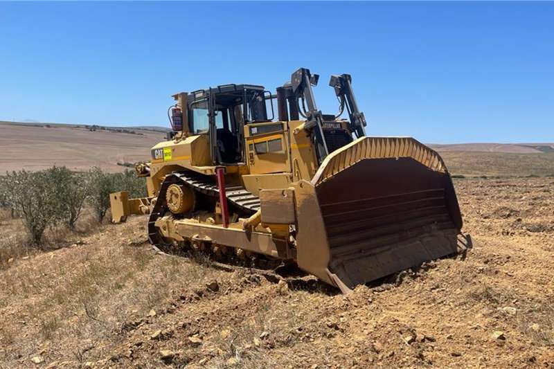 [make] Dozers in South Africa on Truck & Trailer Marketplace