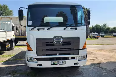 Hino Water bowser trucks Hino 700 6 x 4 18000L Water Tanker 2006 for sale by Lappies Truck And Trailer Sales | AgriMag Marketplace