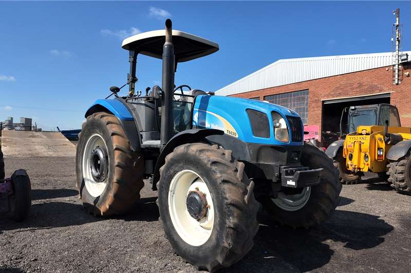 New Holland Tractors 4WD tractors New Holland T6020 Now stripping for spares.