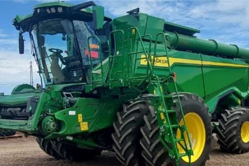 John Deere Harvesting equipment Grain harvesters JOHN DEERE X9 1000 2023
