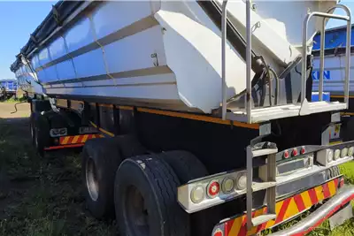SA Truck Bodies Trailers Side tipper 45m3 Side Tipper Link 2014 for sale by Trailstar | AgriMag Marketplace