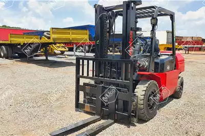Forklifts 4 TON