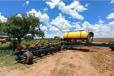 Equalizer Planting and seeding equipment Row planters 16 Ry x 0.91m / 20 Ry x 0.76m Equalizer 2016 3FT 2 for sale by Landmark Noord Wes PTY LTD | AgriMag Marketplace