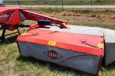 Kuhn Haymaking and silage Disc mowers Kuhn FC 243 R GII mower conditioner 2016 for sale by Sturgess Agriculture | AgriMag Marketplace