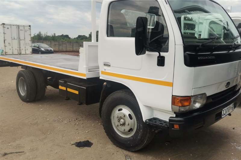 [condition] [make] Flatbed trucks in South Africa on Truck & Trailer Marketplace