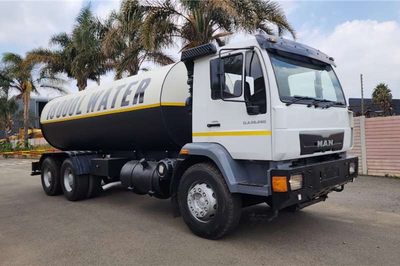 MAN Water bowser trucks MAN CLA 26.280 18000 Liter Watertanker 2016