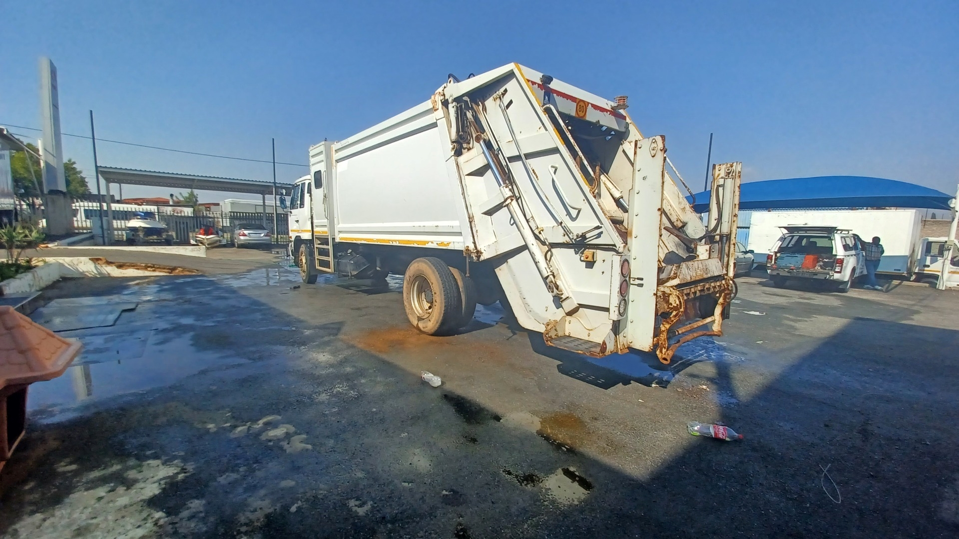 UD Garbage trucks Used UD90 Refuse compactor 4x2 2017 for sale by FAW Newlands   | Truck & Trailer Marketplace