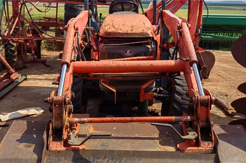 Kubota TLBs selling for parts
