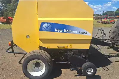 New Holland Harvesting equipment Grain harvesters New Holland BR550 Ronde Tou baler for sale by R64 Trade | Truck & Trailer Marketplace
