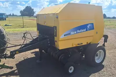 New Holland Harvesting equipment Grain harvesters New Holland BR550 Ronde Tou baler for sale by R64 Trade | AgriMag Marketplace