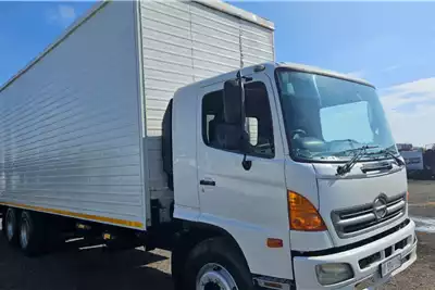 Hino Box trucks HINO 500 15 257 CLOSED BODY 2007 for sale by Motordeal Truck and Commercial | Truck & Trailer Marketplace