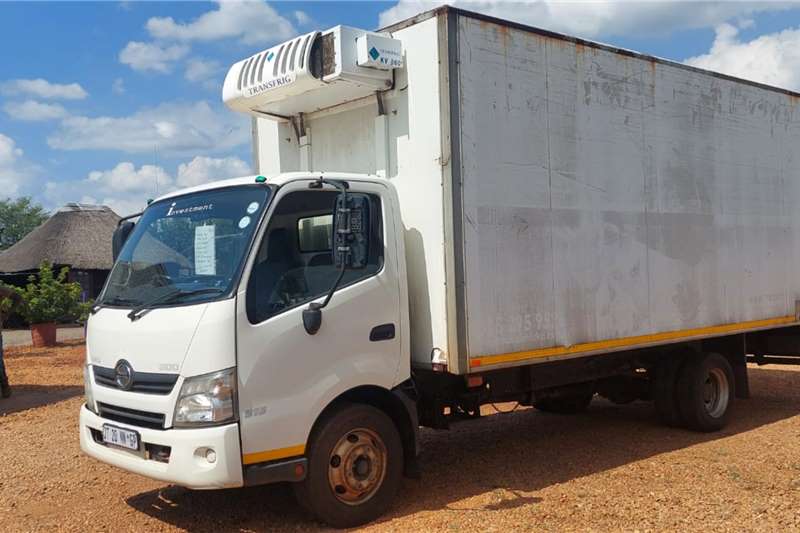 Hino Refrigerated trucks 5 ton 300 9/5 2015