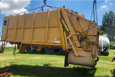 Truck TFM Refuse Compactor Press Truck Bin for sale by Dirtworx | AgriMag Marketplace