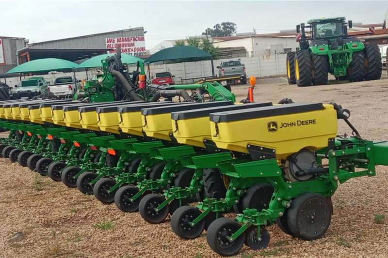 John Deere Planting and seeding equipment 1725 Planter 2018 for sale by Afgri Equipment | AgriMag Marketplace