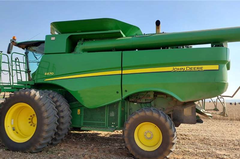 John Deere Harvesting equipment Grain harvesters S670 Combine 2013