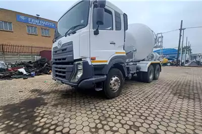 Concrete Mixer Trucks Used UD330 6m3 concrete mixer 2017