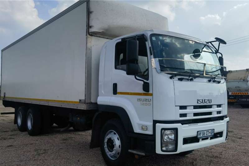Isuzu Box trucks FVM 1200 2019