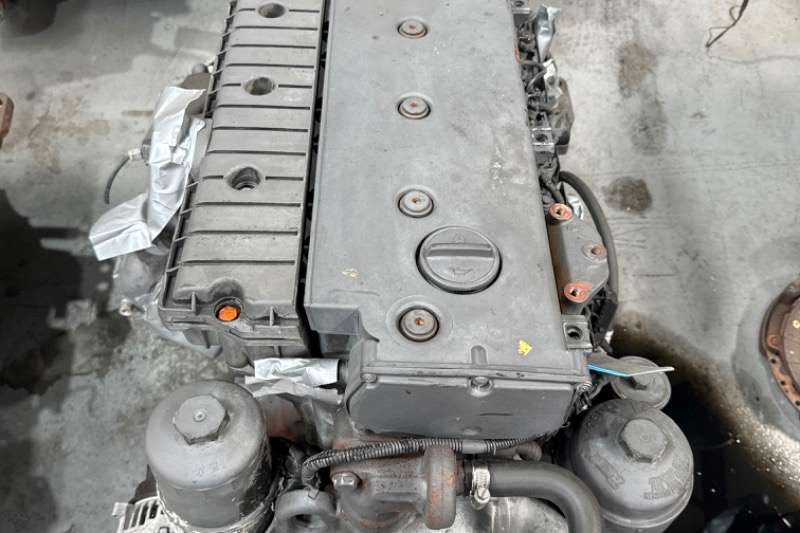 Mercedes Benz Truck spares and parts Engines OM906