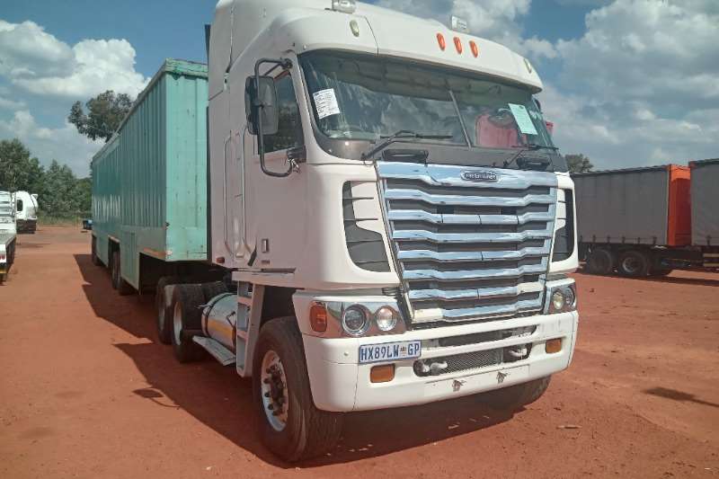 Freightliner Truck tractors Double axle Argosy ISX500 6x4 with Hydraulics 2012 for sale by Devco Auctioneers and Sales PTY LTD | AgriMag Marketplace