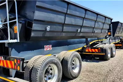 Bahrain Trailers Side tipper BAHRAIN SIDE TIPPER 40 CUBE TRAILER 2020 for sale by ZA Trucks and Trailers Sales | AgriMag Marketplace