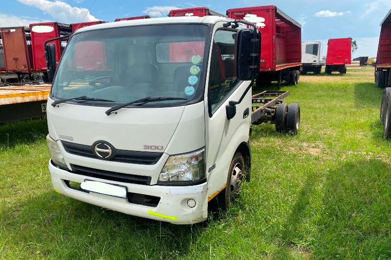 Hino Chassis cab trucks 300 815 Spares 2014
