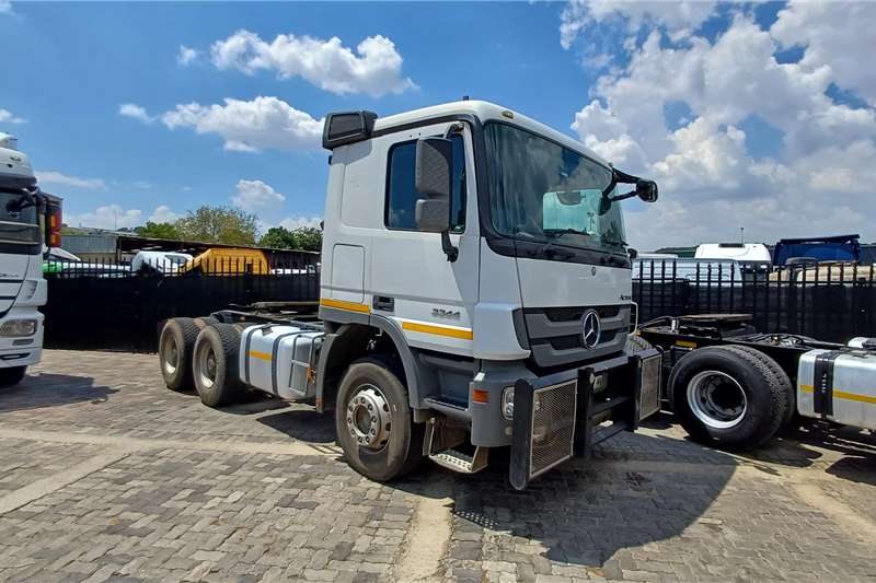 [condition] [application] Truck tractors in [region] on Truck & Trailer Marketplace