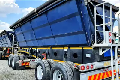 Afrit Trailers Side tipper AFRIT 45 CUBE SIDE TIPPERS 2019 for sale by ZA Trucks and Trailers Sales | AgriMag Marketplace