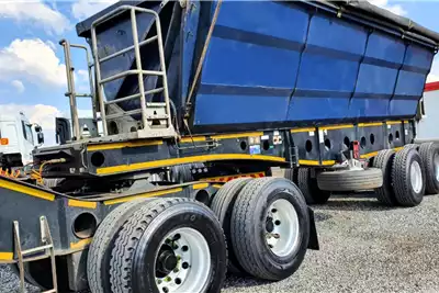 Afrit Trailers Side tipper AFRIT 45 CUBE SIDE TIPPERS 2019 for sale by ZA Trucks and Trailers Sales | Truck & Trailer Marketplace