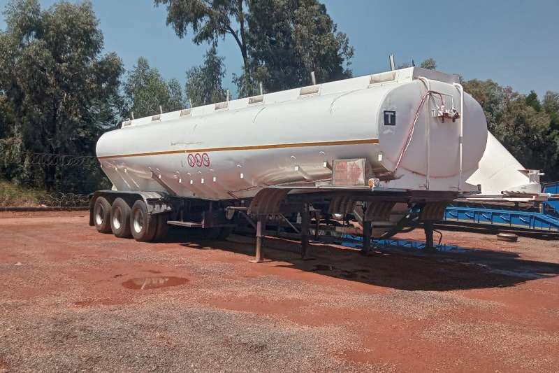 Fuel tanker in [region] on Truck & Trailer Marketplace