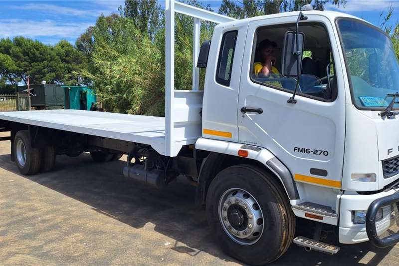 [make] Flatbed trucks in South Africa on Truck & Trailer Marketplace
