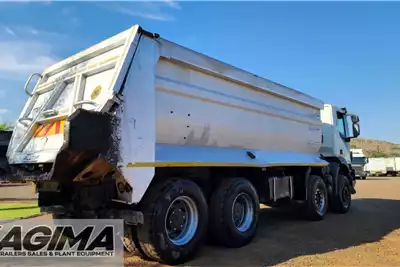 Iveco Tipper trucks Trakker 420 15 Cube Tipper 8x4 2015 for sale by Kagima Earthmoving | Truck & Trailer Marketplace