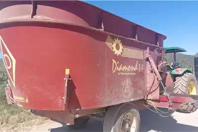 Other Feed wagons Diamond 14 Feedmixer for sale by Discount Implements | AgriMag Marketplace