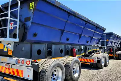 Afrit Trailers Side tipper AFRIT 40 CUBE SIDE TIPPER TRAILER 2017 for sale by ZA Trucks and Trailers Sales | AgriMag Marketplace