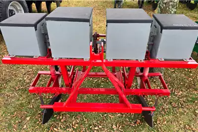 Other Planting and seeding equipment Row planters Grey and Red 2 row planter for sale by Sturgess Agriculture | AgriMag Marketplace