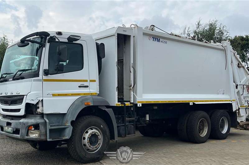 Fuso Garbage trucks FJ26 280 6x4 Compactor. Winch & Bin Lifters. 2018