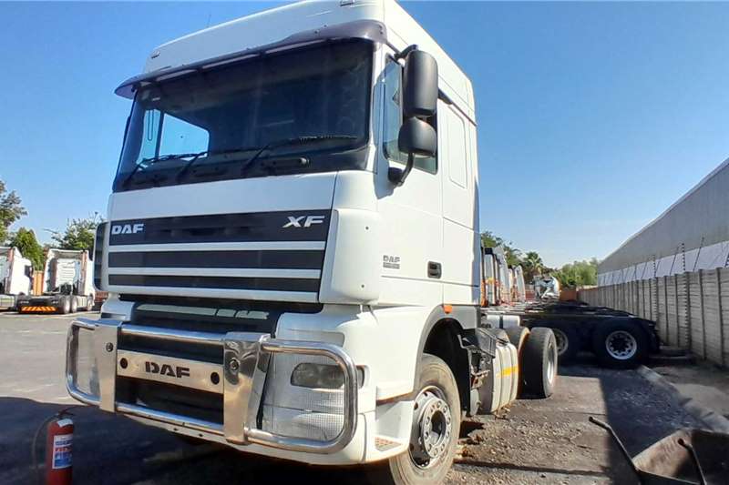 DAF Truck tractors Double axle FFT XF 105.460 2015