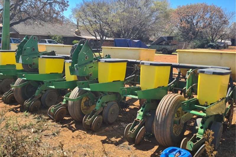 Planting and seeding equipment in [region] on AgriMag Marketplace
