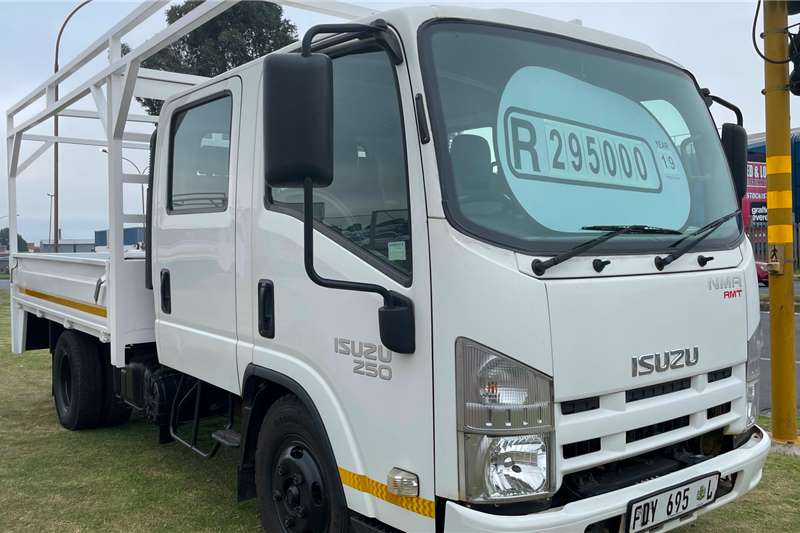 Isuzu Truck Isuzu NMR 250 Crew Cab 2019