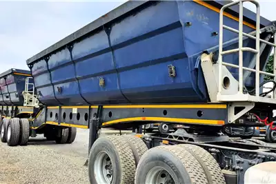 Afrit Trailers Side tipper VARIOUS 2014 TO 2022 AFRIT 45 CUBE SIDE TIPPERS 2014 for sale by ZA Trucks and Trailers Sales | Truck & Trailer Marketplace