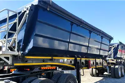 Afrit Trailers Side tipper VARIOUS 2014 TO 2022 AFRIT 45 CUBE SIDE TIPPERS 2014 for sale by ZA Trucks and Trailers Sales | AgriMag Marketplace